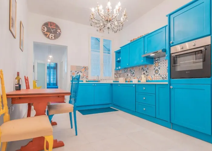 Blue Waves Apartment With Maltese Balcony